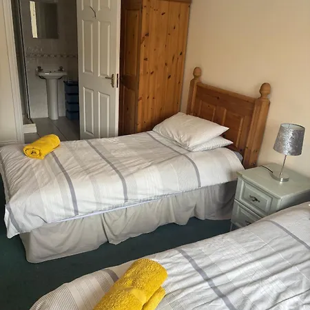 Apartment Stunning Sea View 2 Bedroom *